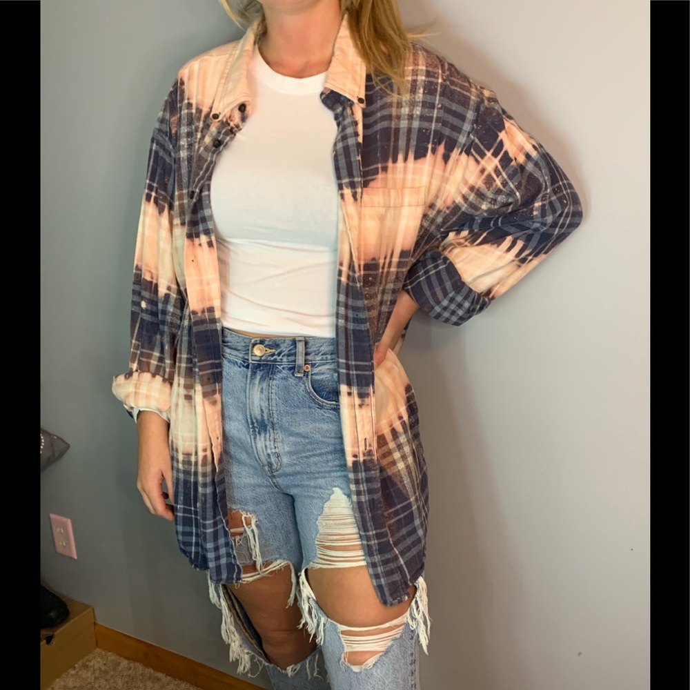 Oversized reversed bleached flannel